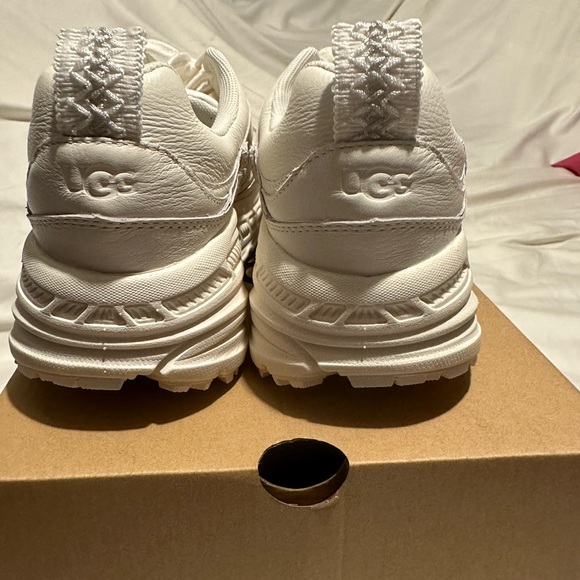 🔥UGG CA 805 women size 10. NIB - Picture 6 of 10